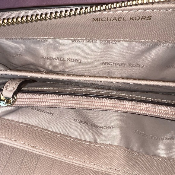 Wristlet Wallet with multiple card holders and pockets - Picture 8 of 8